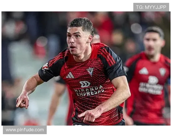 巴黎防线失误频频潘尼切利再进一球斯特拉斯堡扩大领先优势